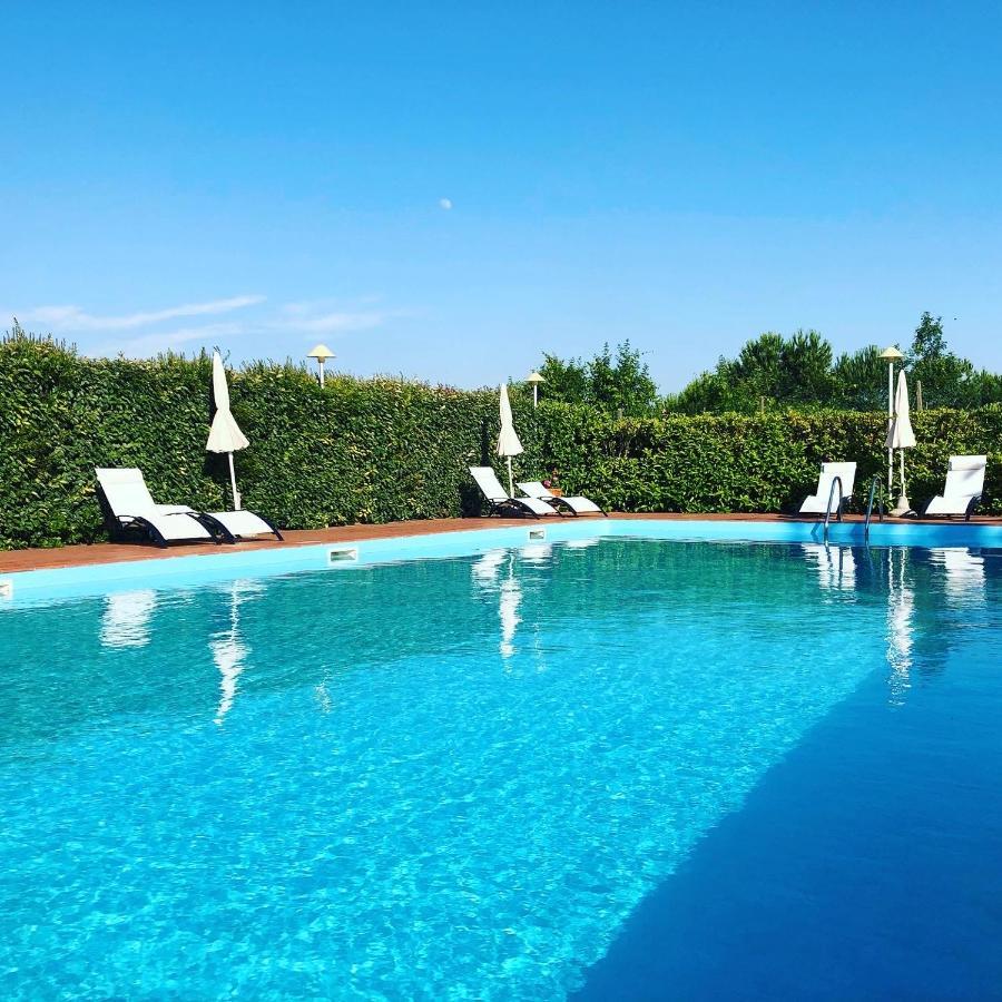 Villa Lavinia B&B Montescudaio Bagian luar foto
