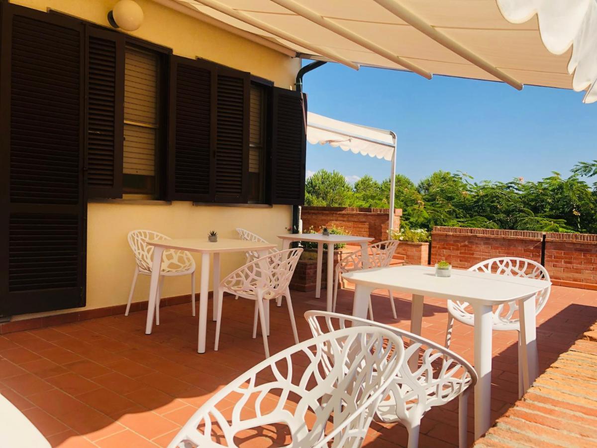 Villa Lavinia B&B Montescudaio Bagian luar foto