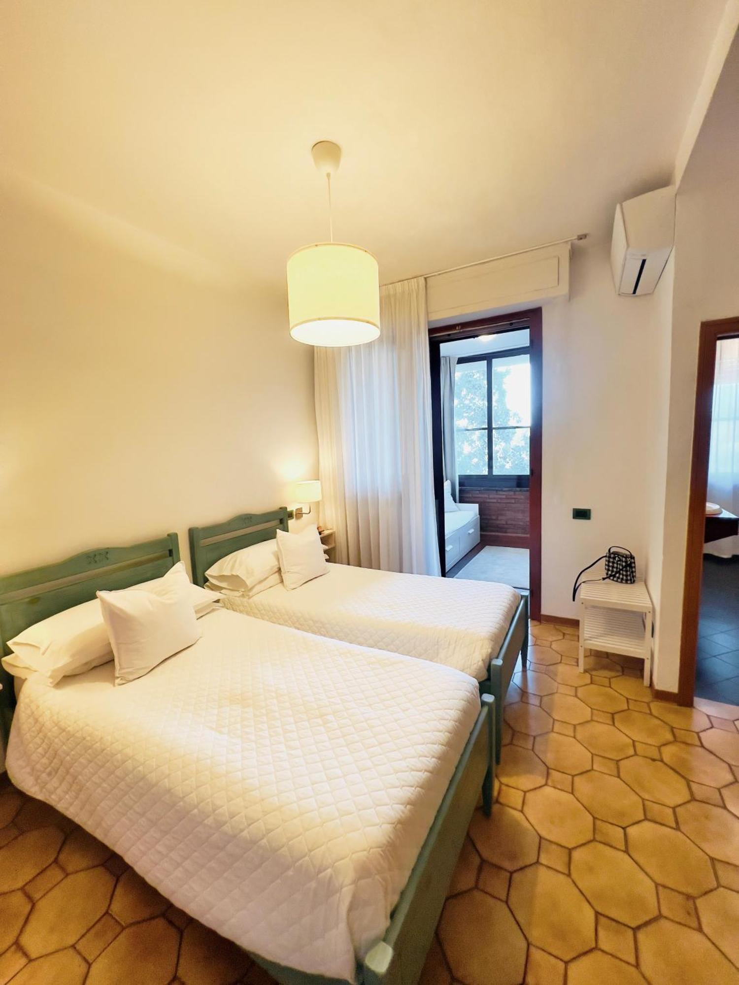 Villa Lavinia B&B Montescudaio Ruang foto