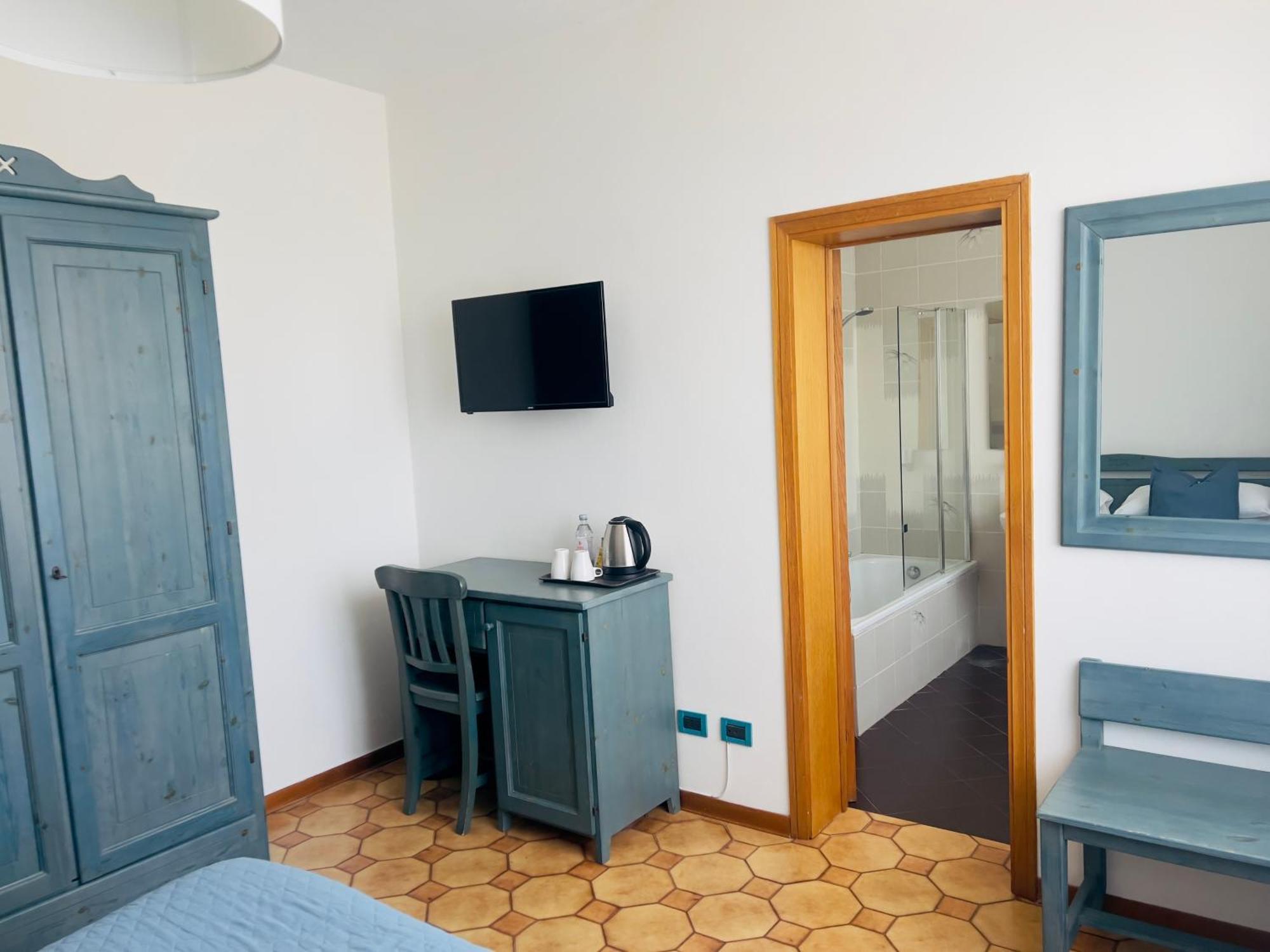 Villa Lavinia B&B Montescudaio Ruang foto