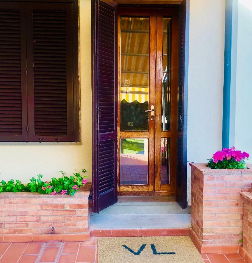 Villa Lavinia B&B Montescudaio Bagian luar foto