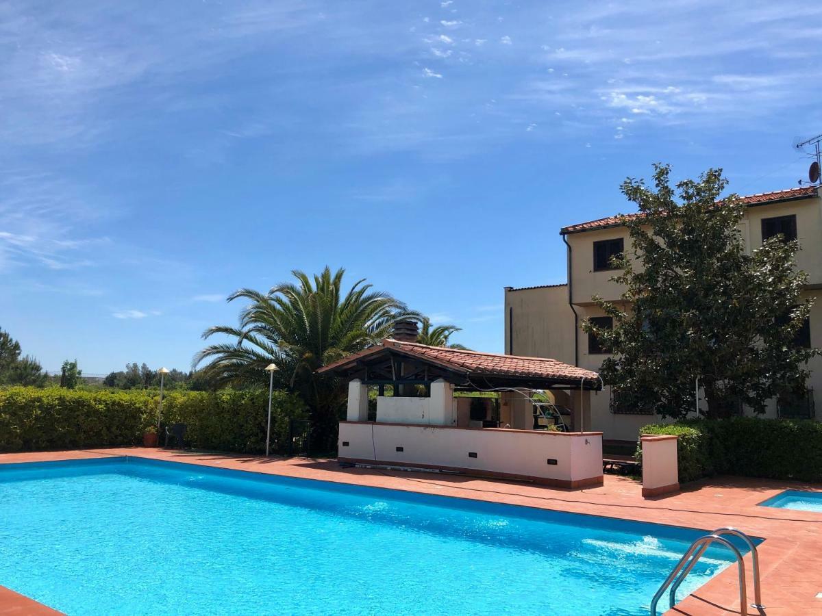 Villa Lavinia B&B Montescudaio Bagian luar foto